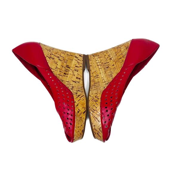 Steve Madden Visible Platform Open Toe Wedge Heels Perforated Red Leather 6 B - Picture 4 of 13